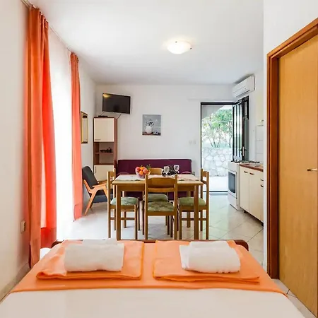 Apartment Pelegrin - With Sea View *