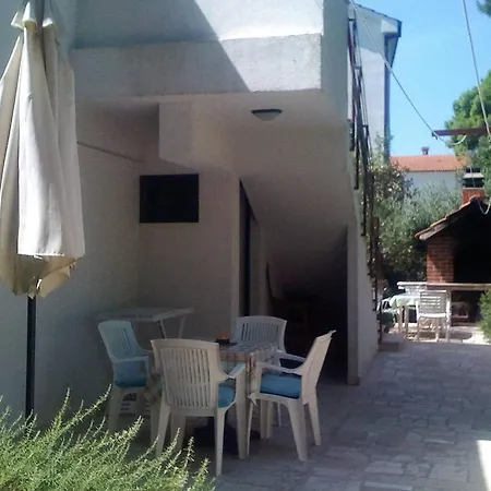 Pelegrin - With Sea View Apartment Zavala